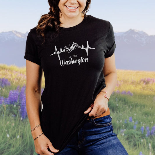 Washington Mountain Heartbeat Hiking Tee in White