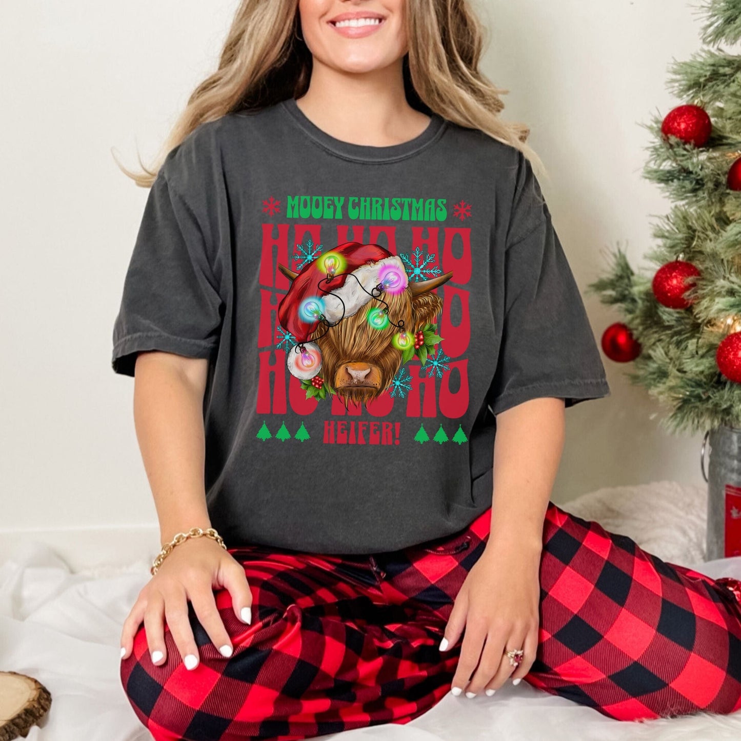 Mooey Christmas Heifer, Vintage Style Tee