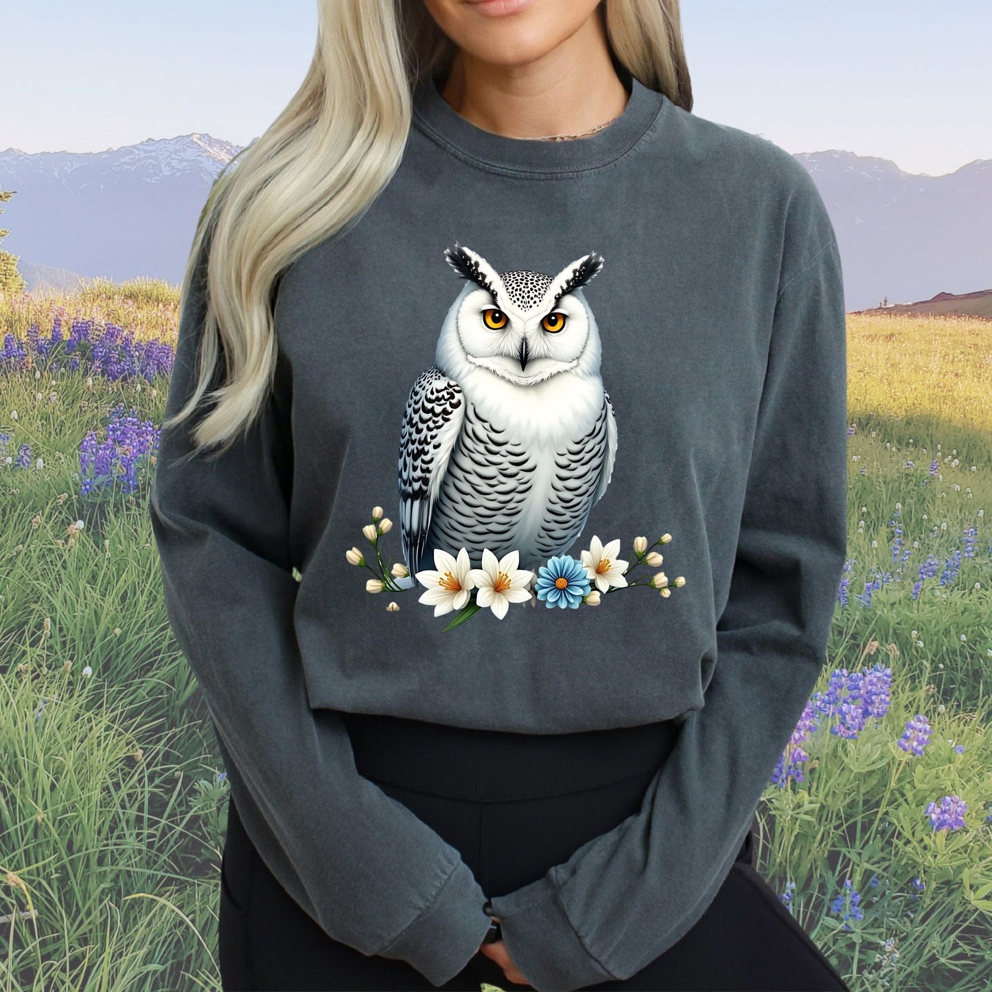 White Owl Elegance Vintage Style Crewneck Sweatshirt