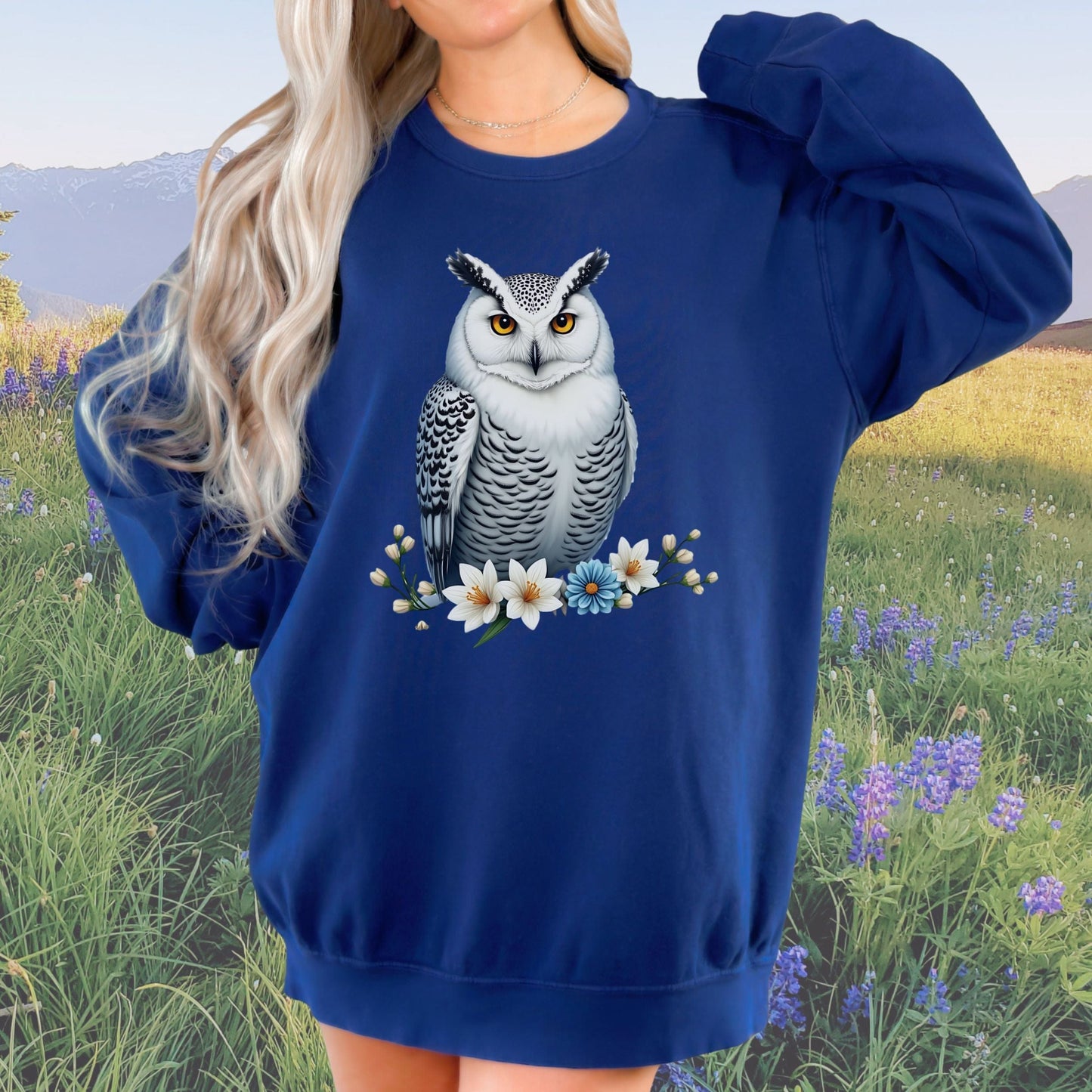 White Owl Elegance Vintage Style Crewneck Sweatshirt