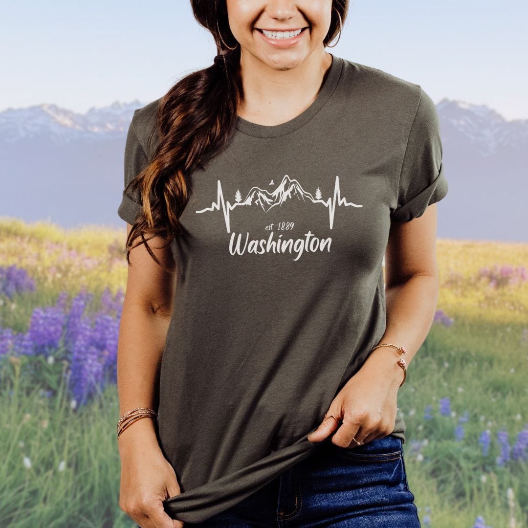 Washington Mountain Heartbeat Hiking Tee in White